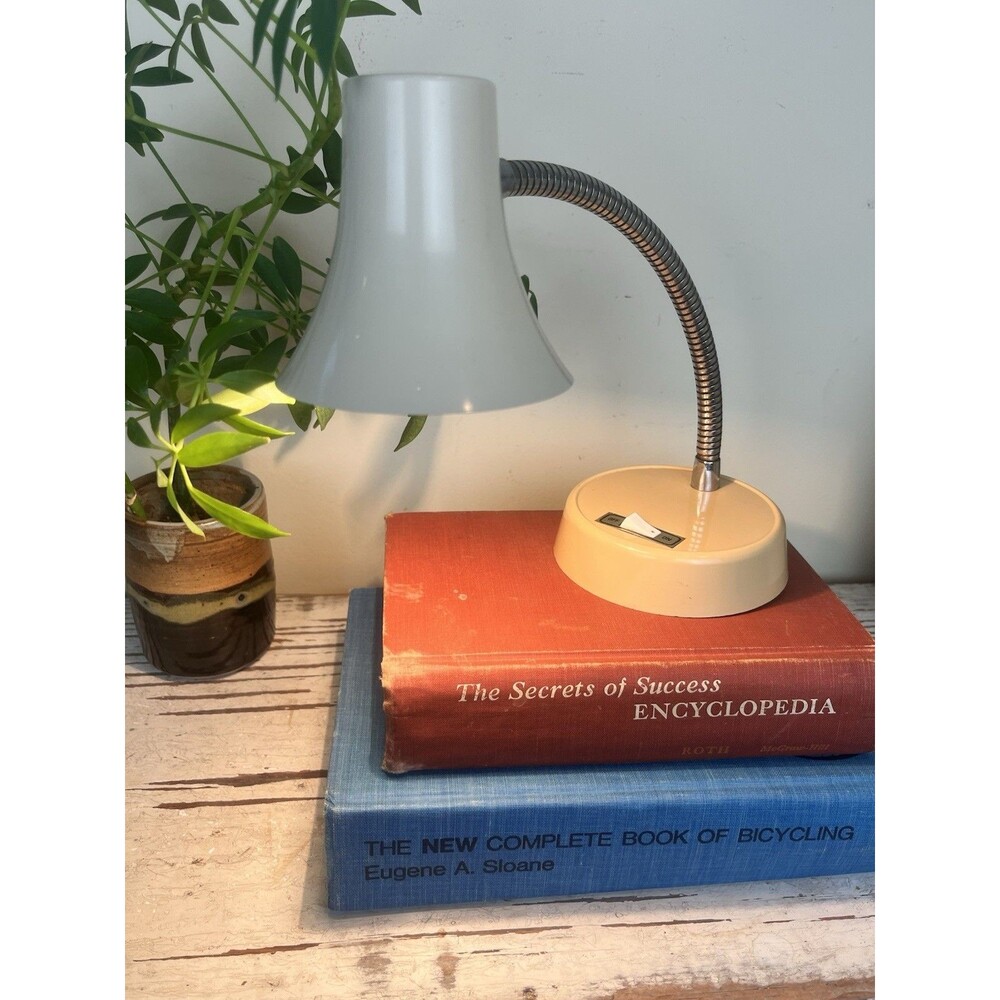 Vintage Underwriters Laboratories Tan Portable Lamp BC1001 Desktop Industrial